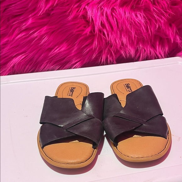 Born Shoes - Born Women's Black Leather Slide Sandals